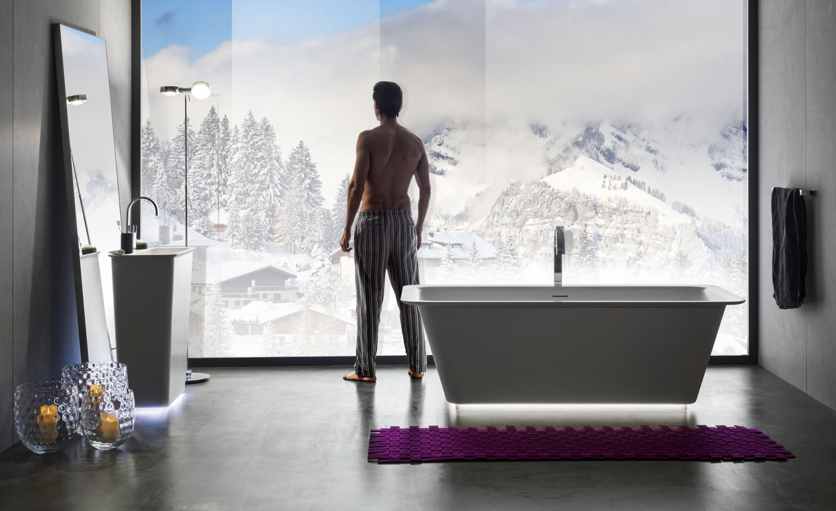 Badewanne für kleine Räume Fenster Mann Design